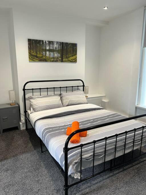 Town Centre Studio Flat Merthyr Tydfil Buitenkant foto
